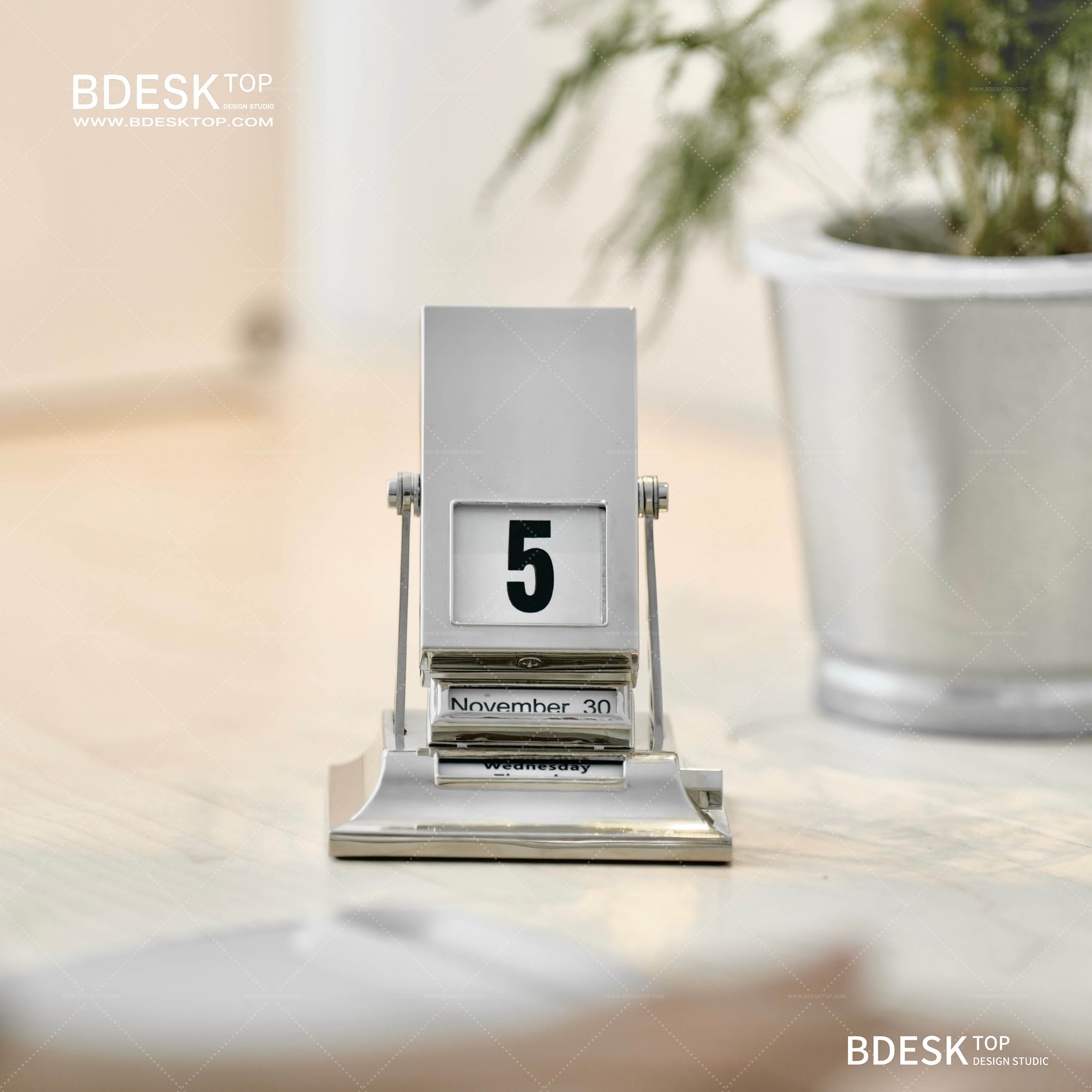 Bdesktop Minimalist  Desktop Home Decor, Rotating Calendar, Metal Perpetual Calendar, Creative Ornament