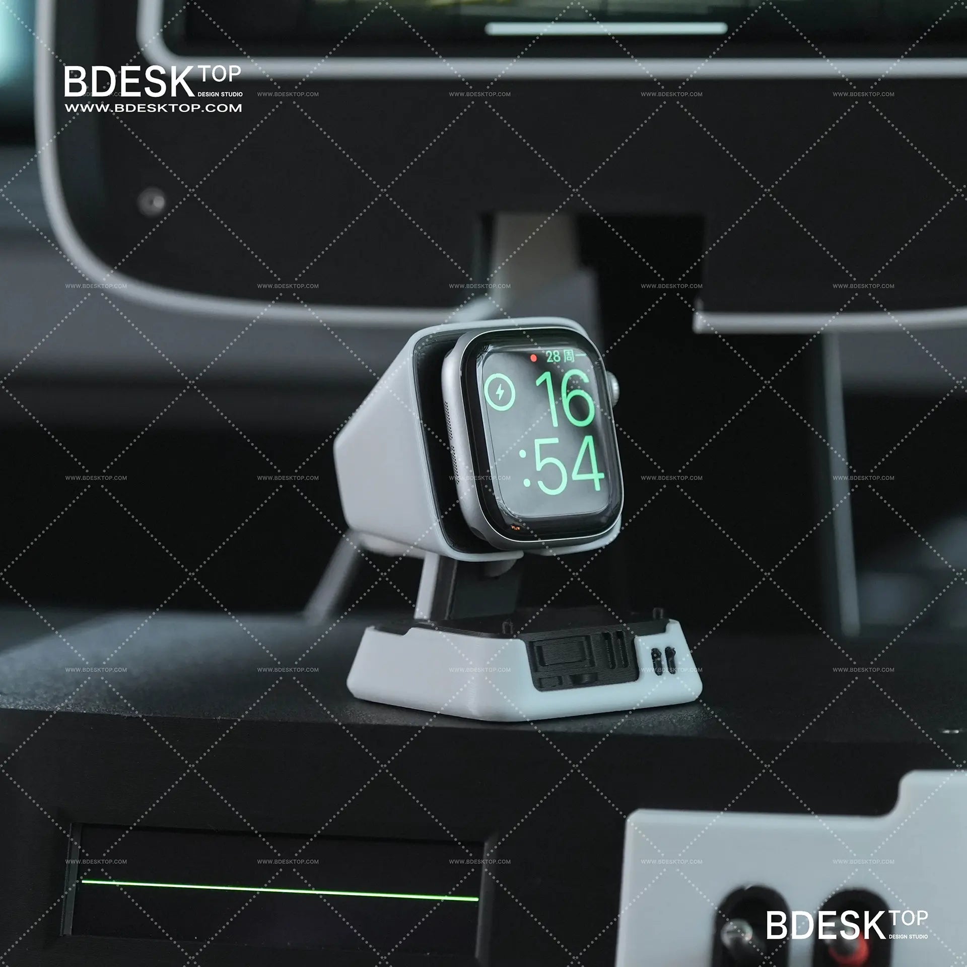Bdesktop 3D-Printed Workstation Dock – Retro Pyramid Design