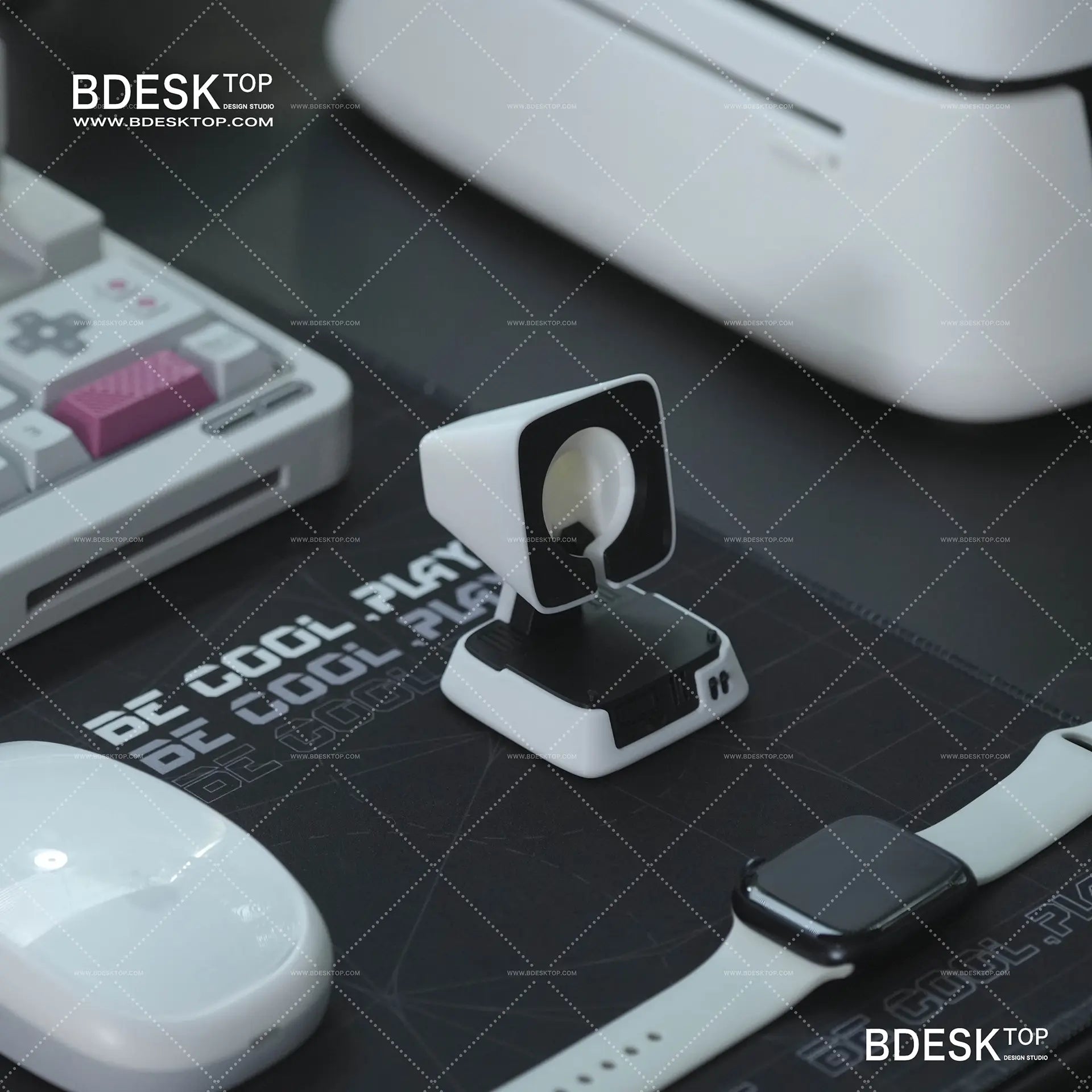 Bdesktop 3D-Printed Pyramid Smartwatch Charging Stand – Retro Industrial Desk Holder