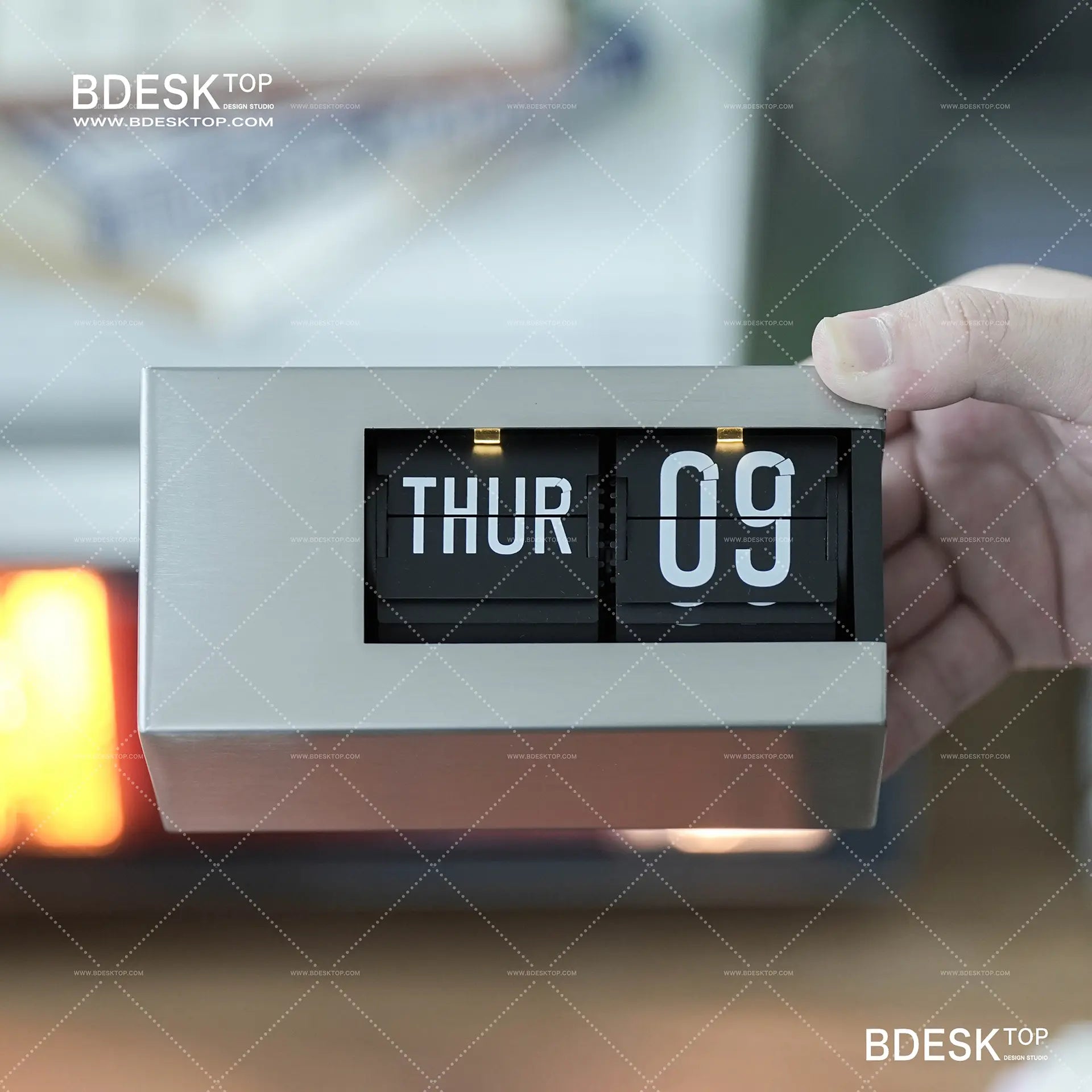 Bdesktop Automatic Flip Electronic Calendar – Smart Perpetual Desk Display