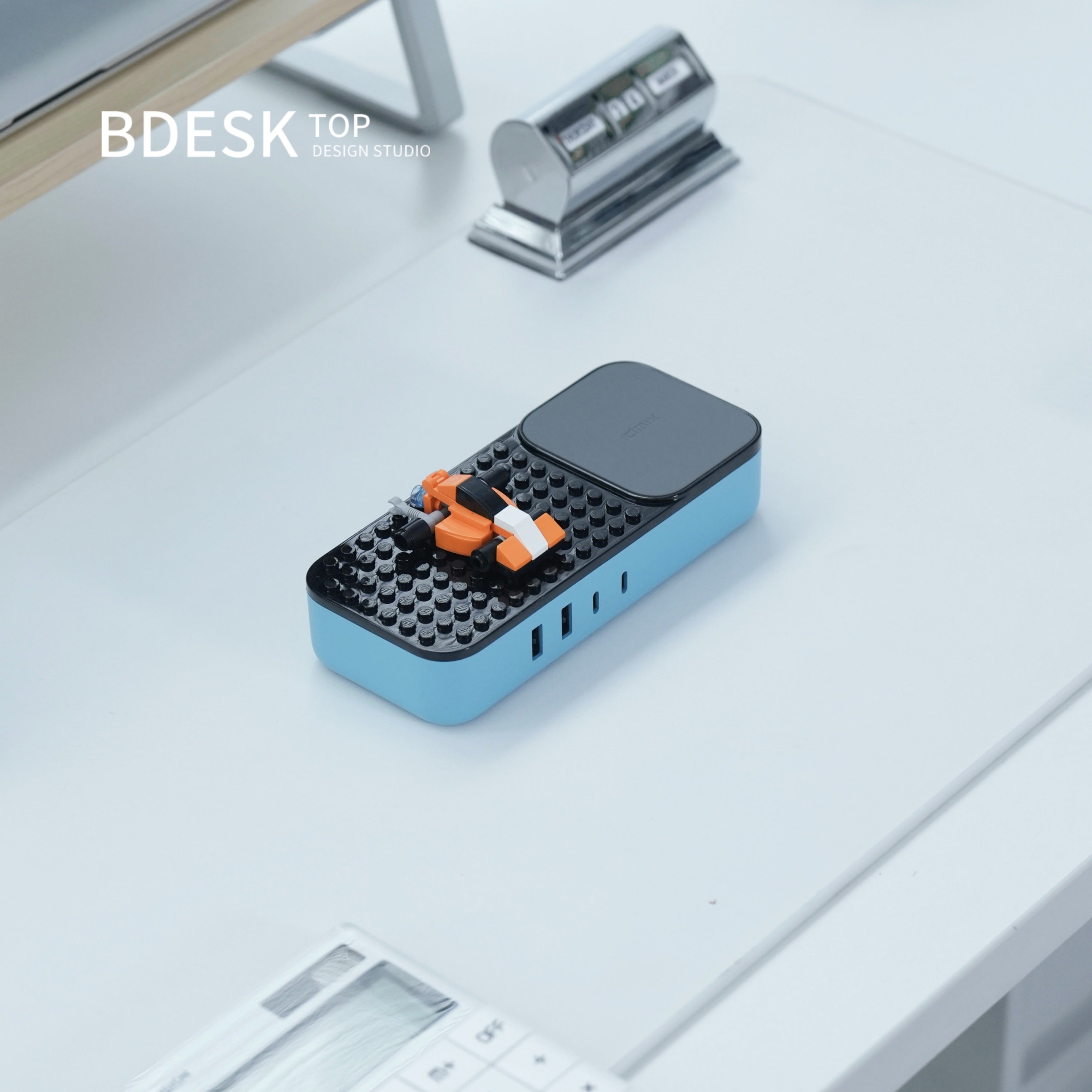 Bdesktop Wireless Desktop Charger, PD65W High-power Multi-port Output, Compatible with Multiple Devices.